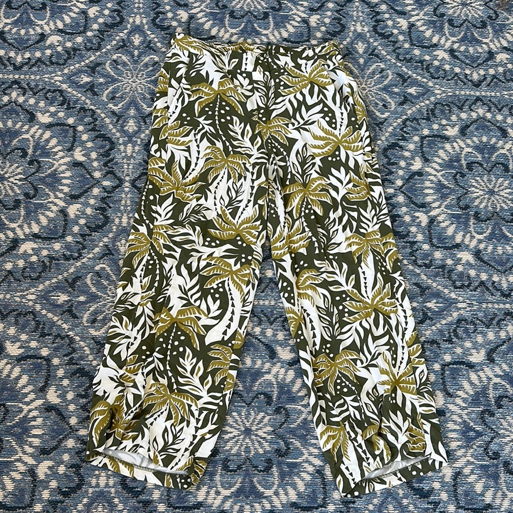 Old Navy Olive Green and White Wide Leg Pants